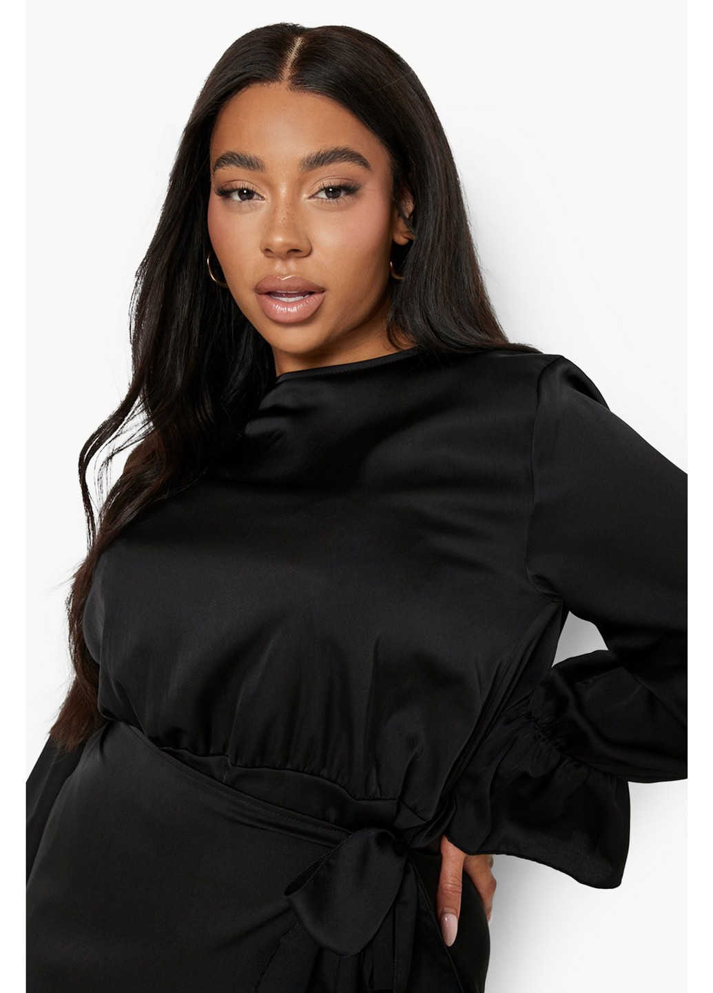 Чорна кежуал сукня на запах Boohoo однотонна