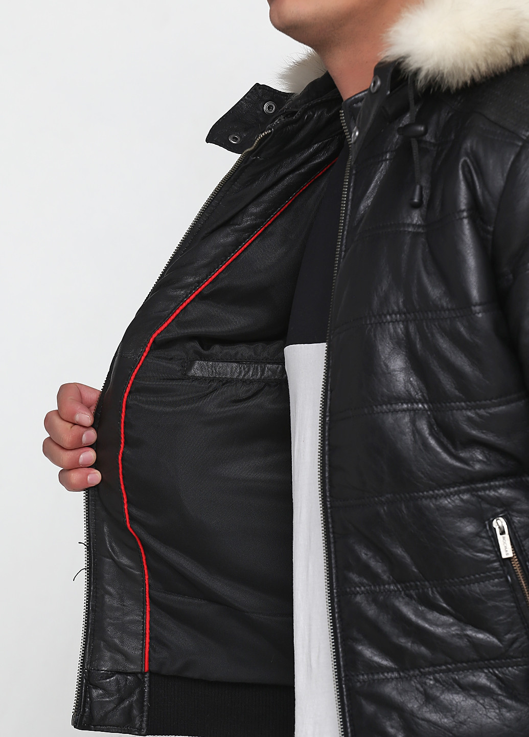 Черная зимняя куртка кожаная Rochas