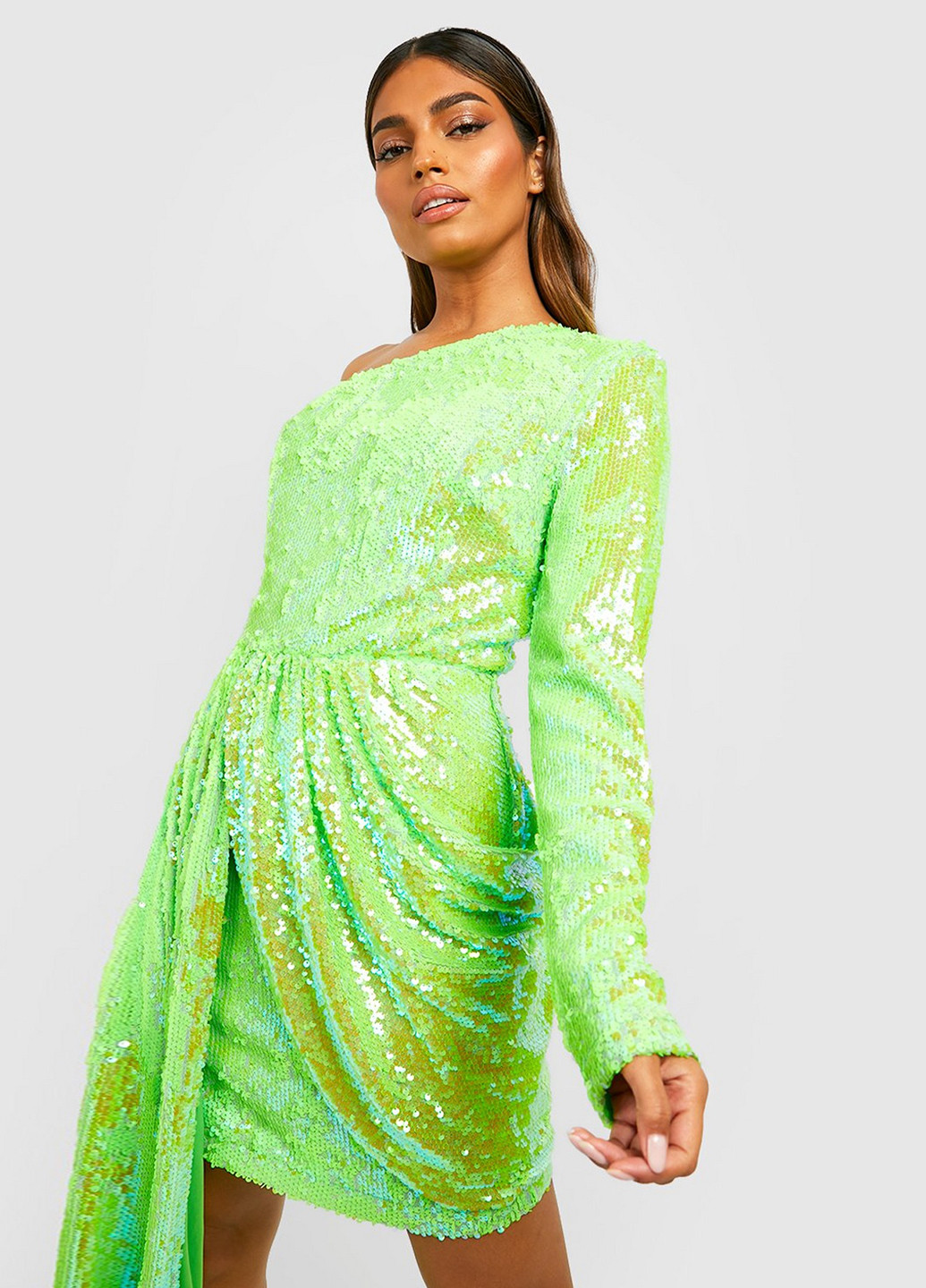 Салатова коктейльна, вечірня сукня на одне плече Boohoo однотонна