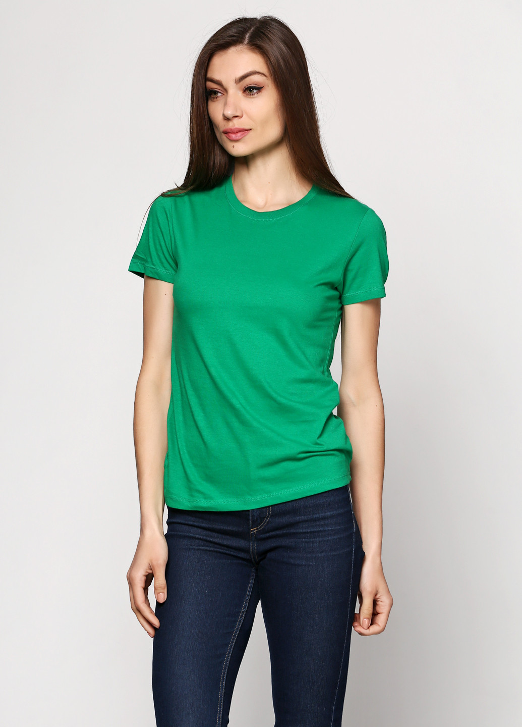 Светло-зеленая летняя футболка Sol's