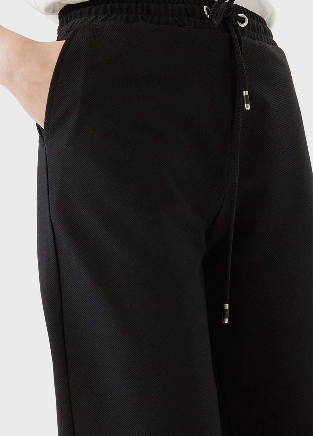 Черные спортивные демисезонные укороченные, прямые брюки Stradivarius