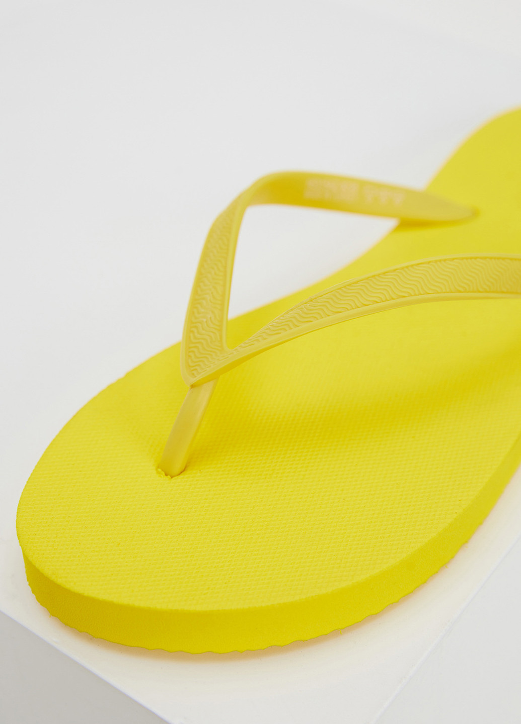 Желтые пляжные тапочки DeFacto