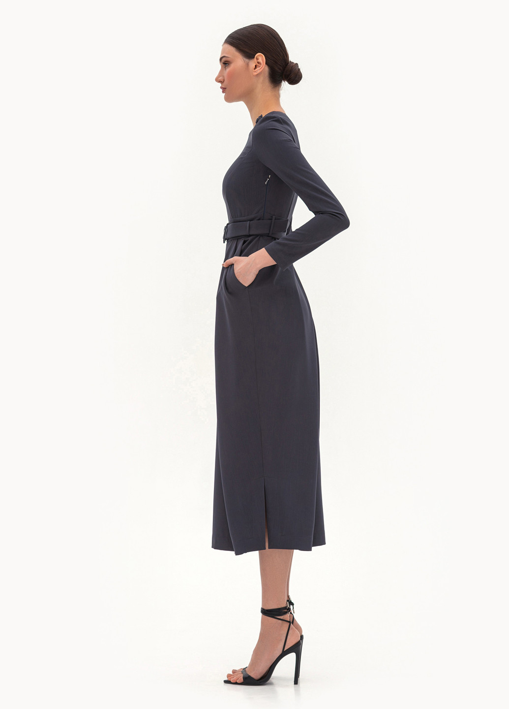 Серое деловое платье футляр BGL однотонное