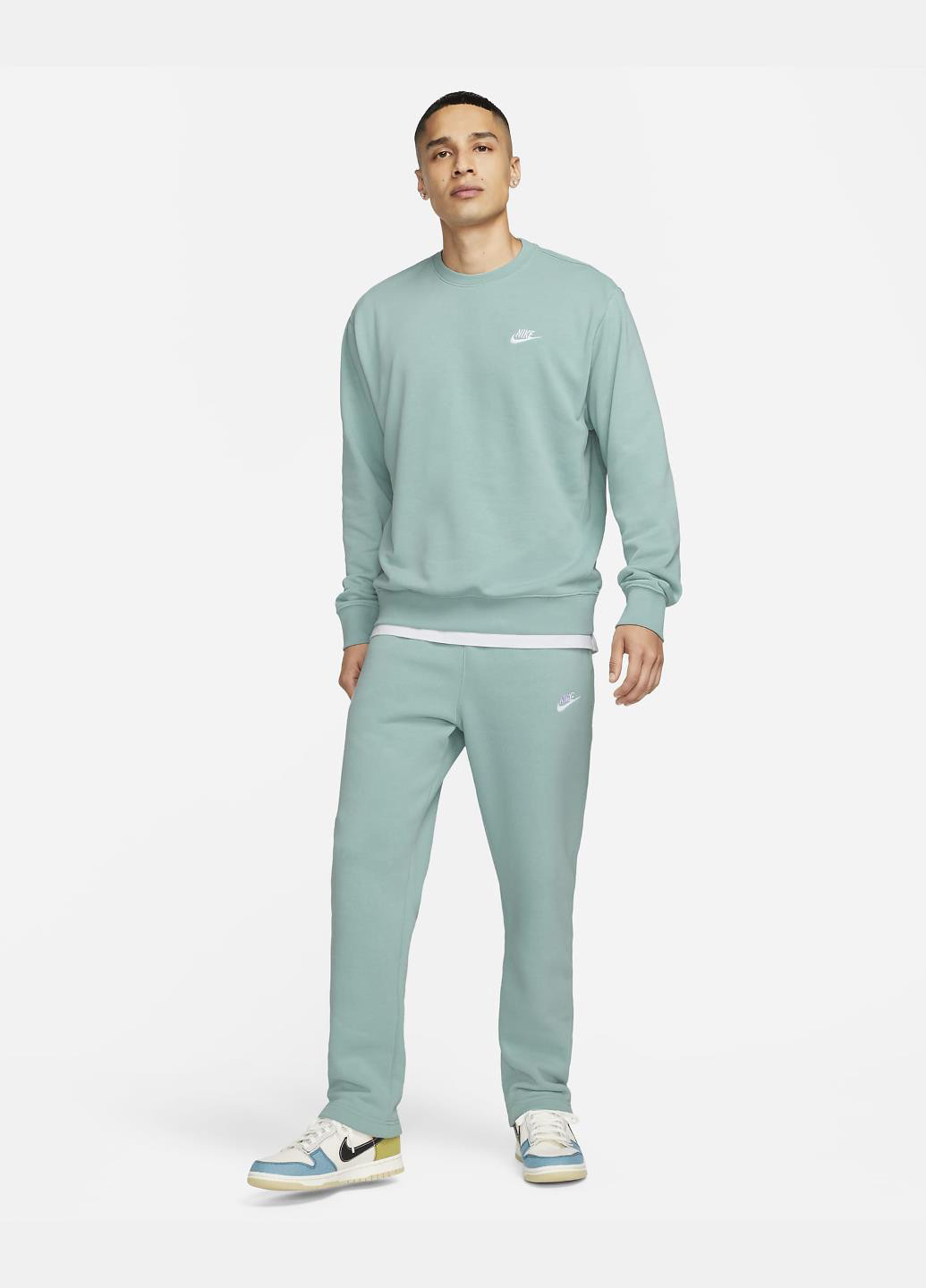 Мятные спортивные демисезонные прямые брюки Nike