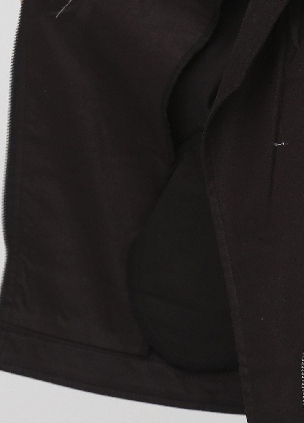 Черная демисезонная куртка Balsamik
