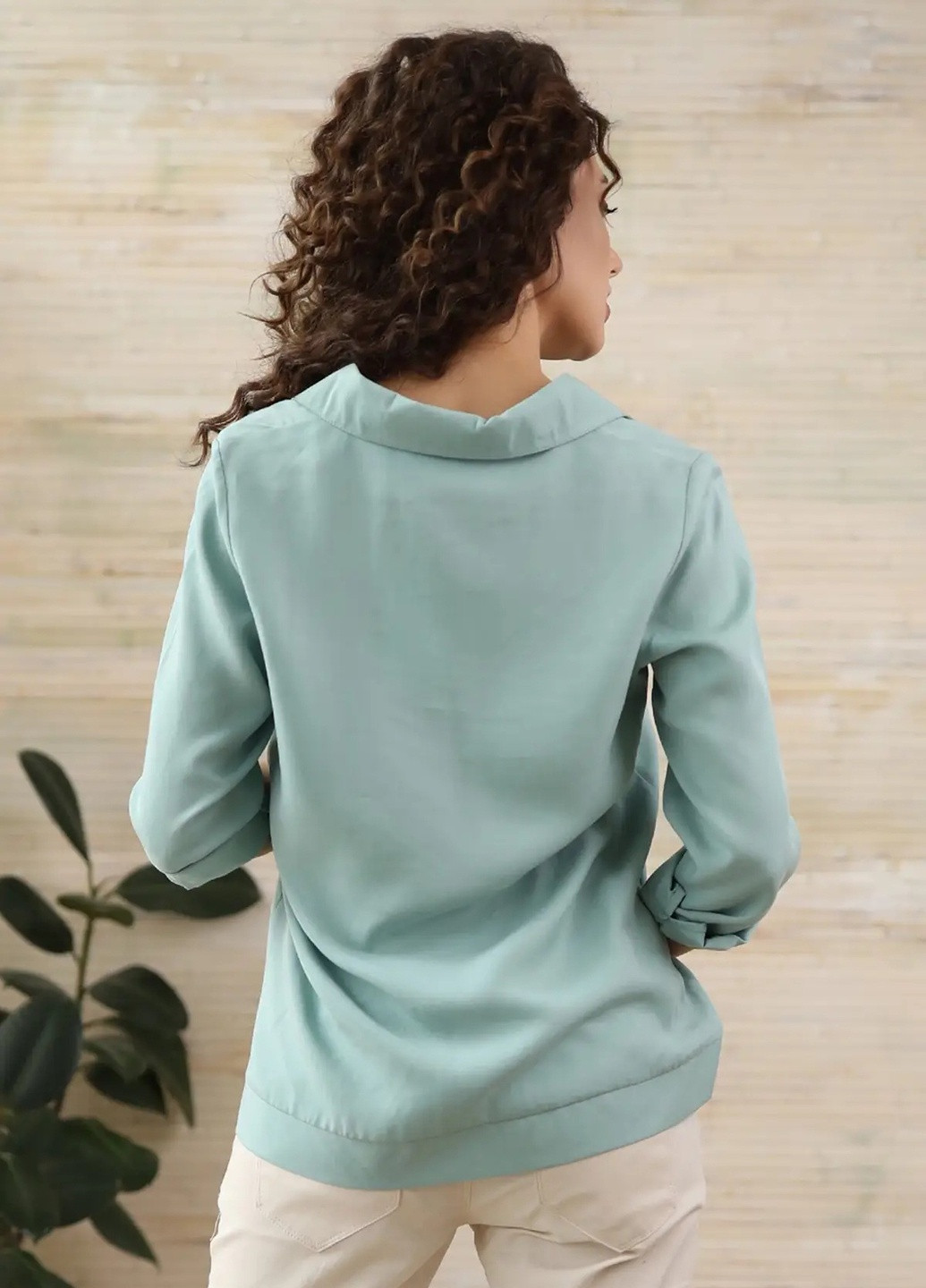 Голубая нежная лазурная блузка для беременных хлопковая прямого кроя для всех сроков беременности To Be