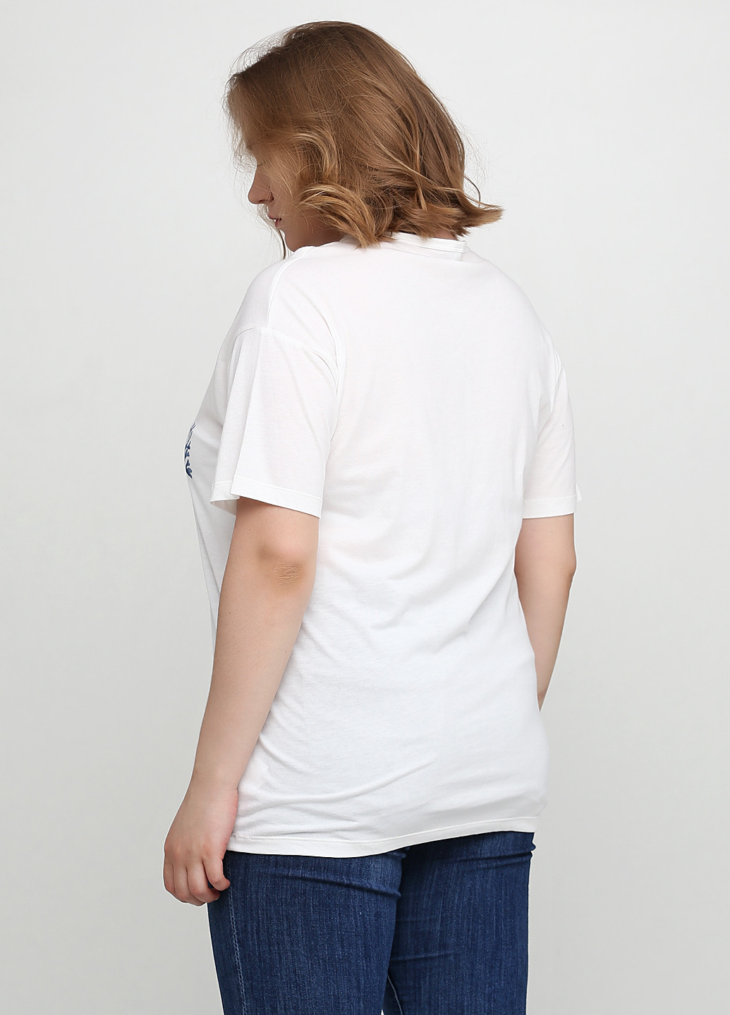 Белая летняя футболка Soyaconcept