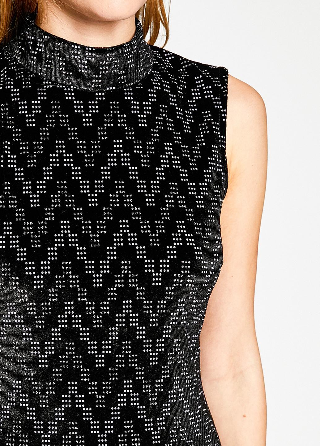 Черное вечернее платье с открытой спиной KOTON с геометрическим узором
