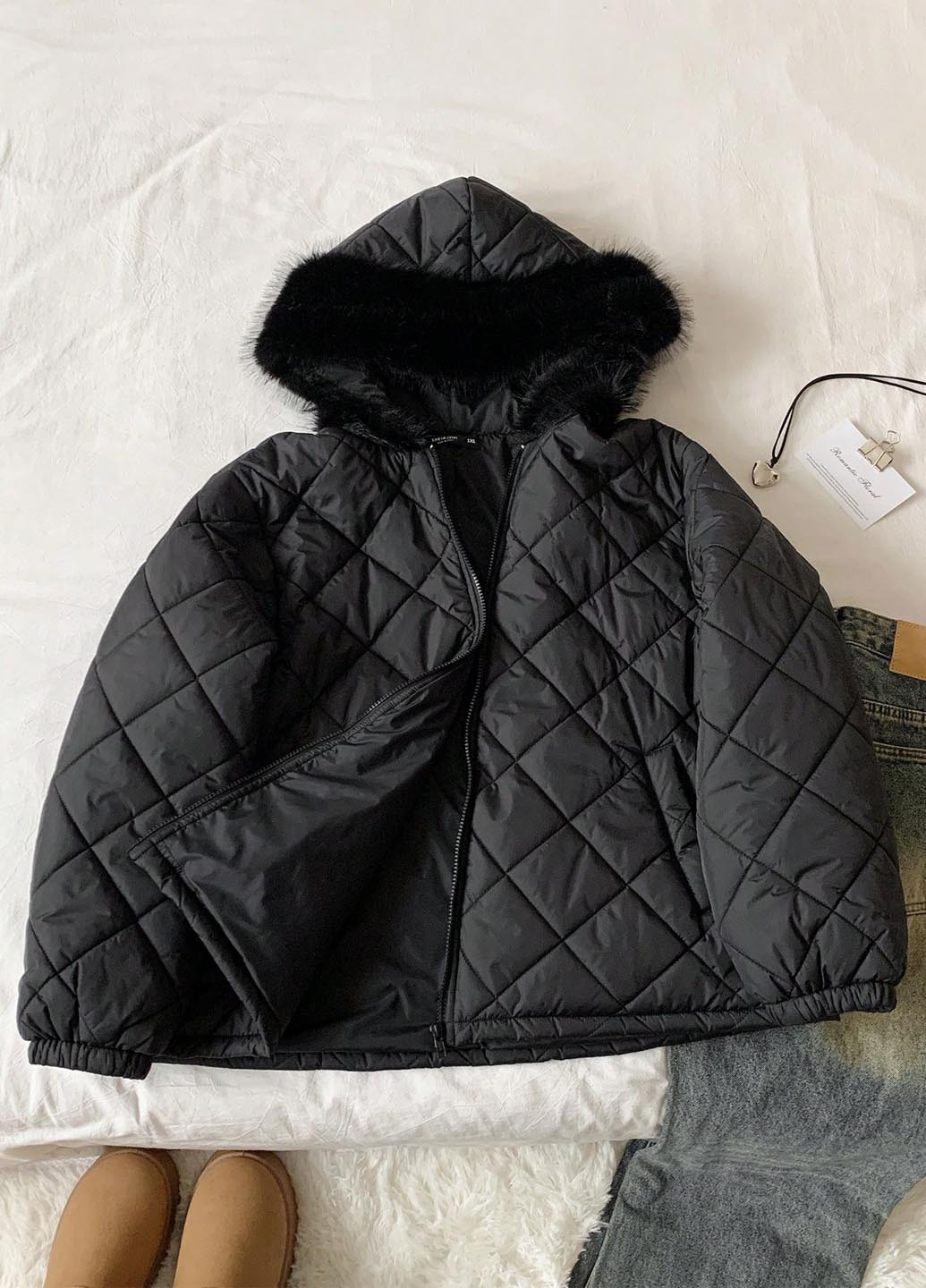 Чорна зимня куртка SHEIN