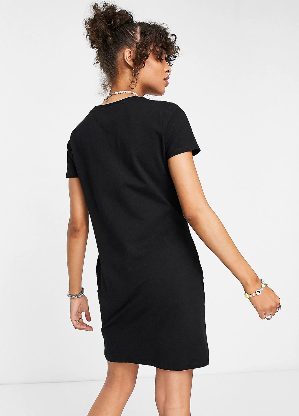 Черное кэжуал платье платье-футболка Tommy Hilfiger с надписью