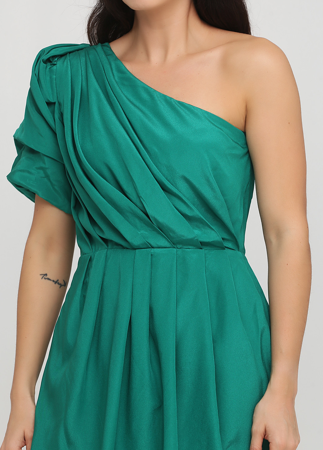 Зеленое коктейльное платье клеш Asos однотонное