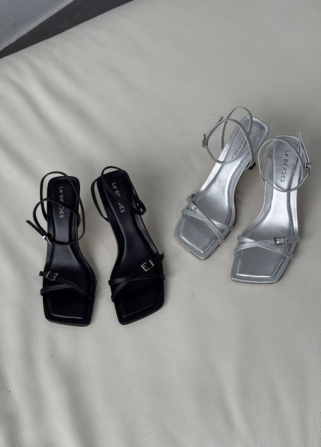 Черные босоножки Le'BERDES с ремешком