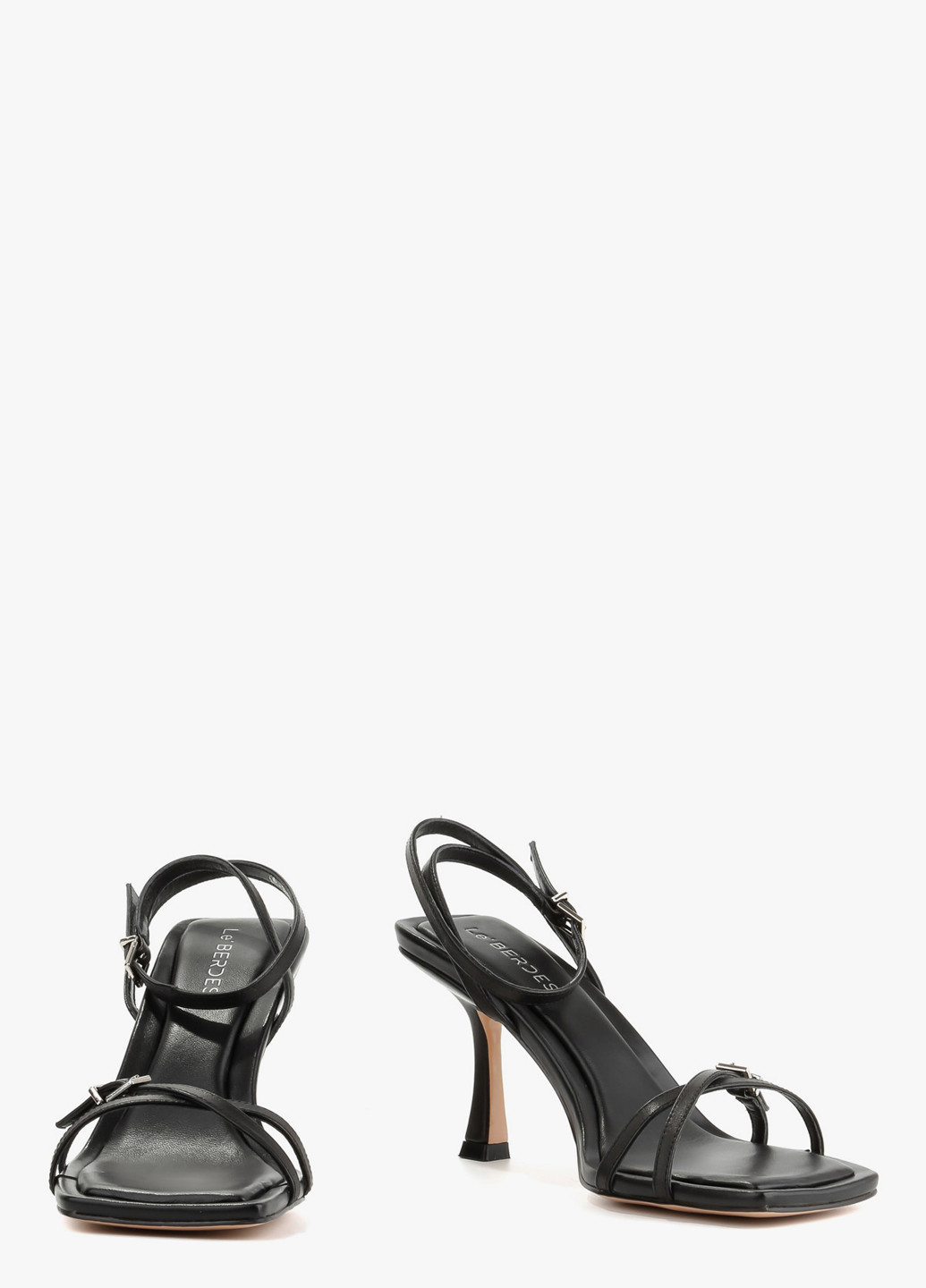 Черные босоножки Le'BERDES с ремешком