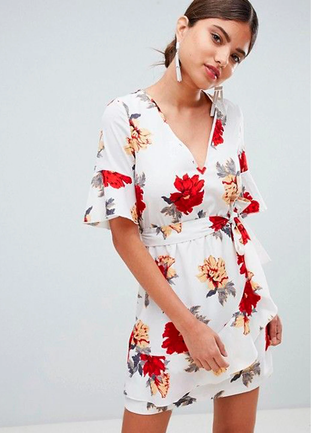 Білий кежуал сукня PrettyLittleThing з квітковим принтом