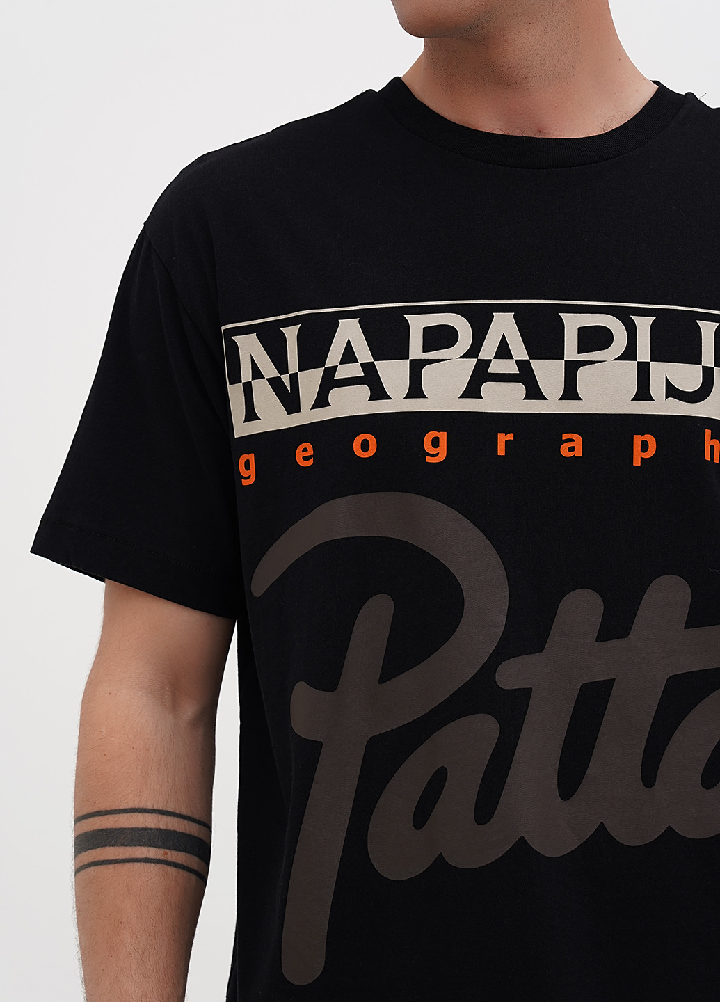 Чорна футболка Napapijri