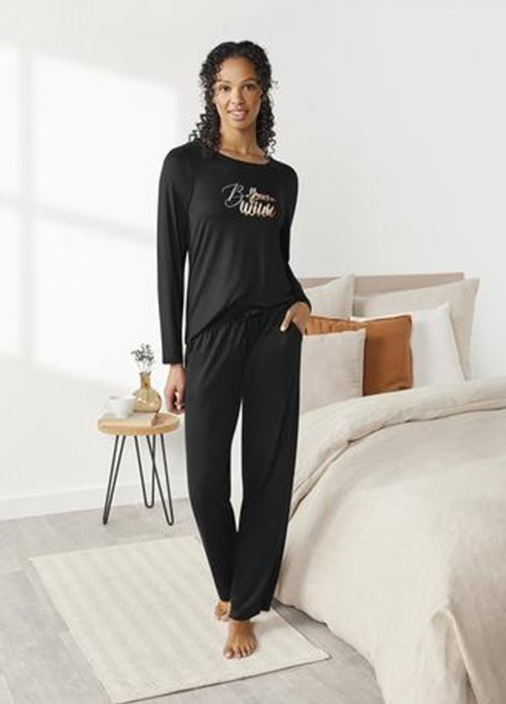 Черная всесезон пижама (лонгслив, брюки) лонгслив + брюки Esmara