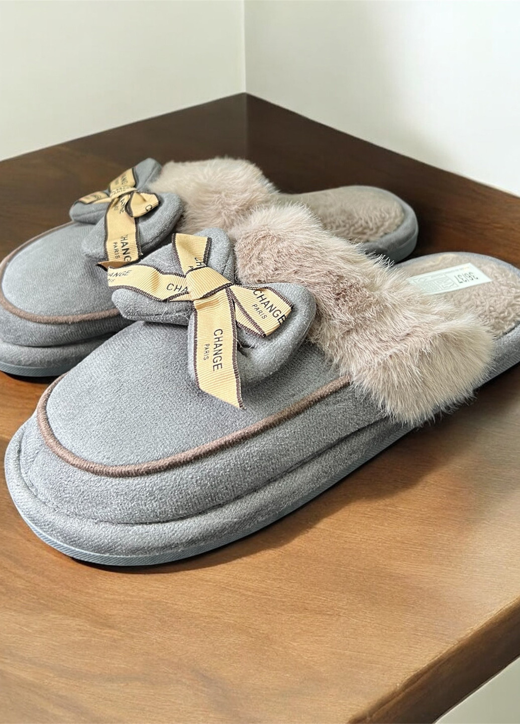 Серые тапочки Scarlett с мехом, с бантом