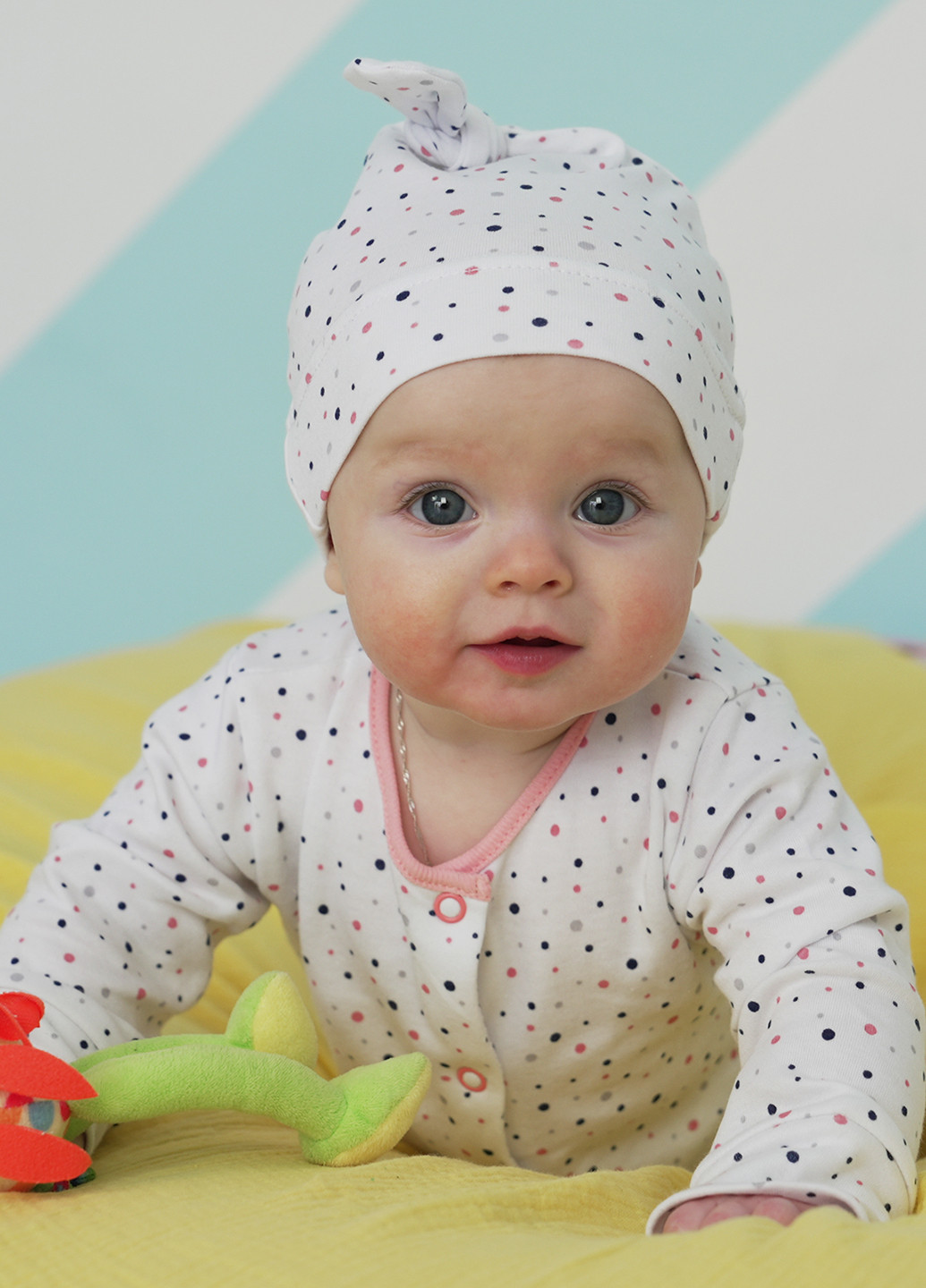 Білий демісезонний комплект (шапка, боді, повзунки) KRAKO