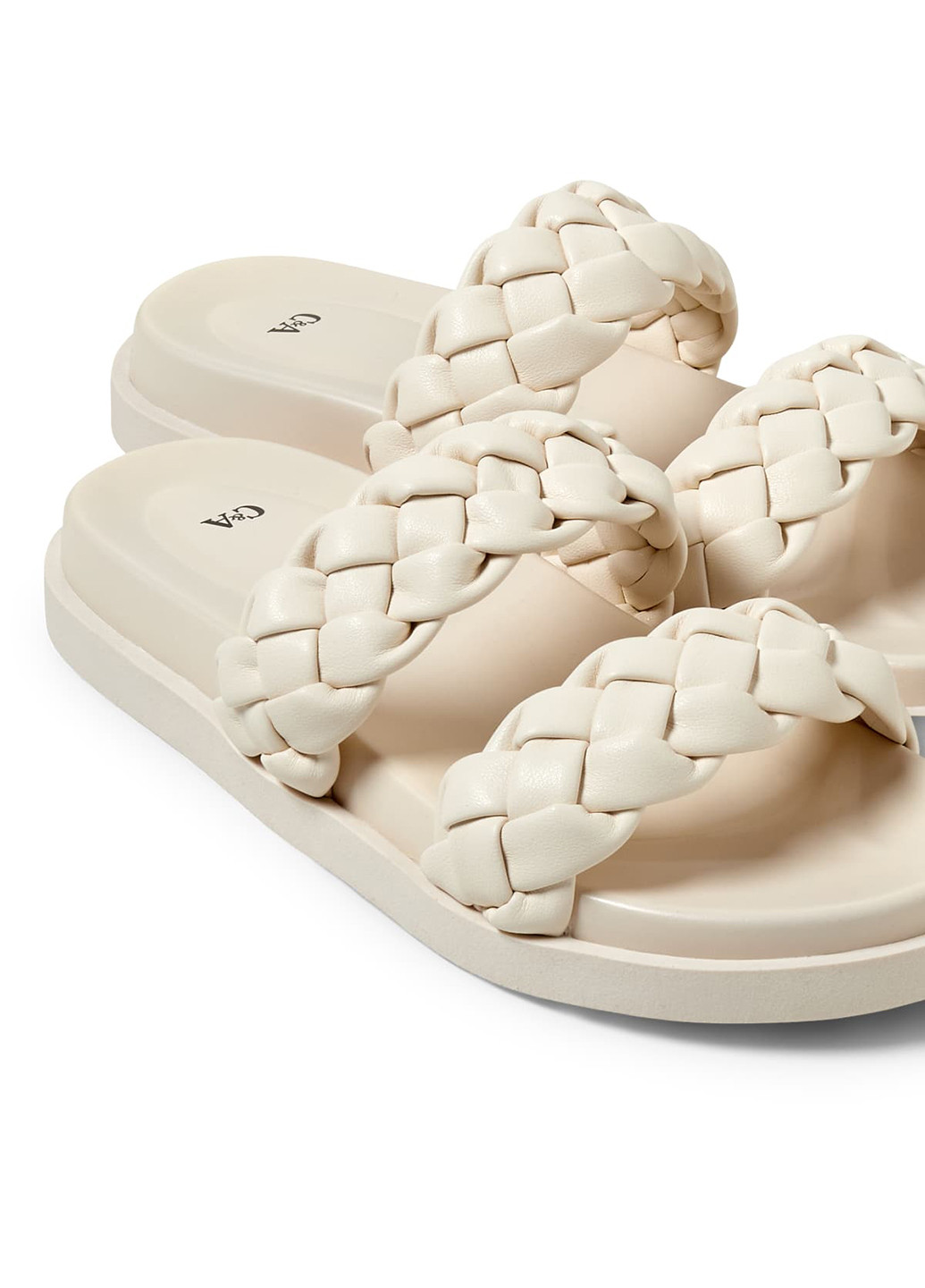 Светло-бежевые шлепанцы C&A