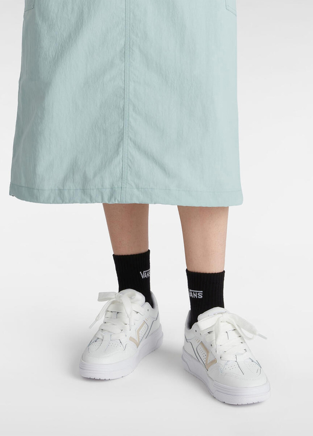 Белые всесезонные кроссовки Vans UPLAND