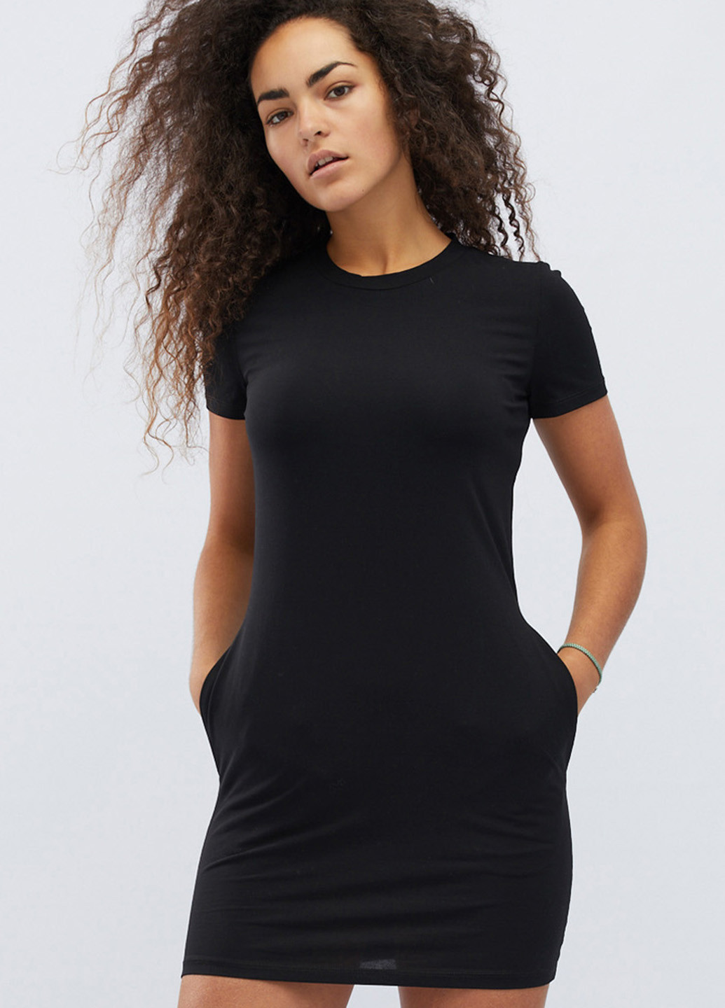Черное кэжуал платье платье-футболка Carica однотонное