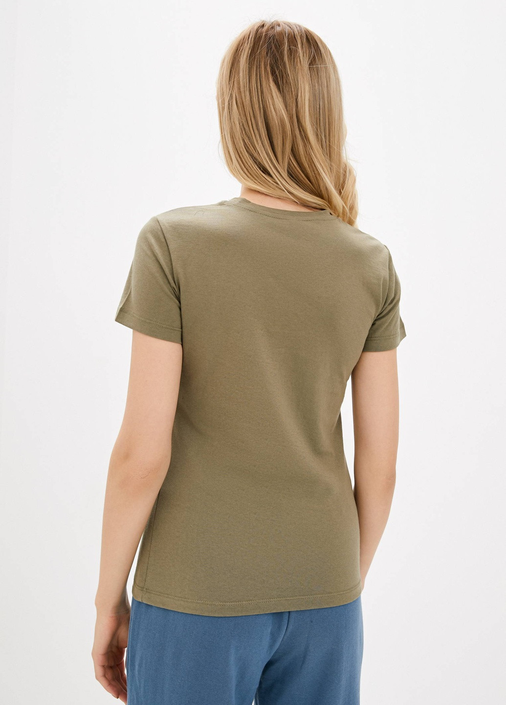 Хаки (оливковая) всесезон футболка однотонная приталеная с коротким рукавом Роза