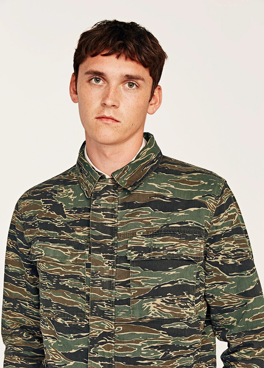 Оливковая (хаки) куртка легка,хакі в візерунки, Zara