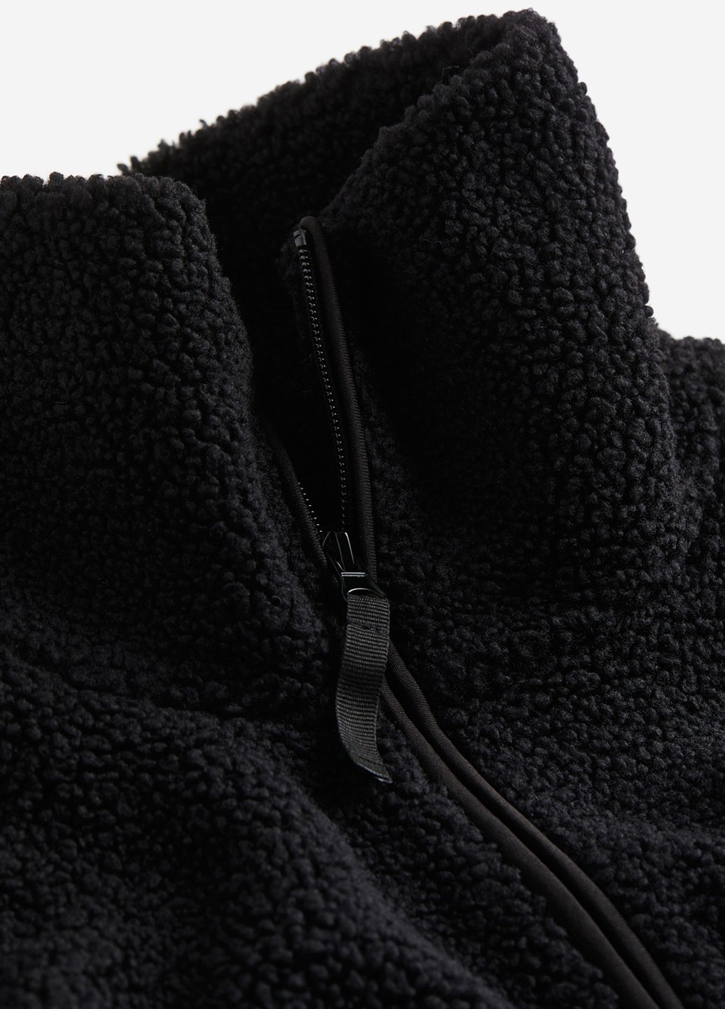 Черная демисезонная куртка H&M