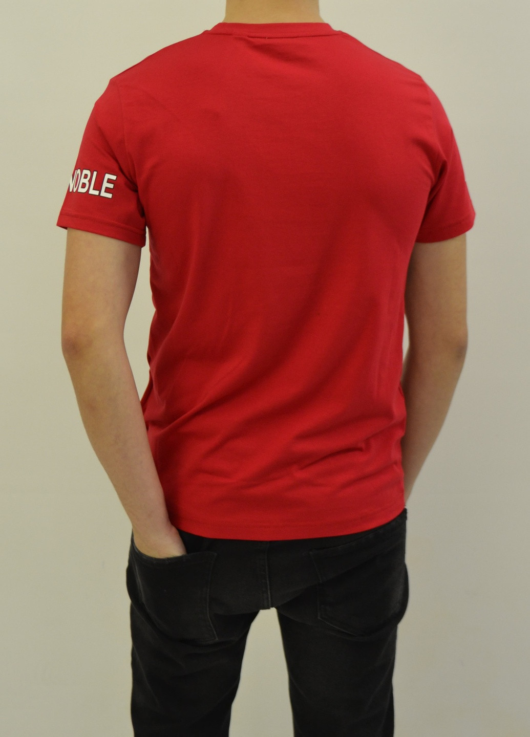 Красная футболка мужская mc11779rdt Moncler