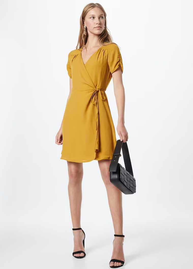 Жовтий сукня Vero Moda