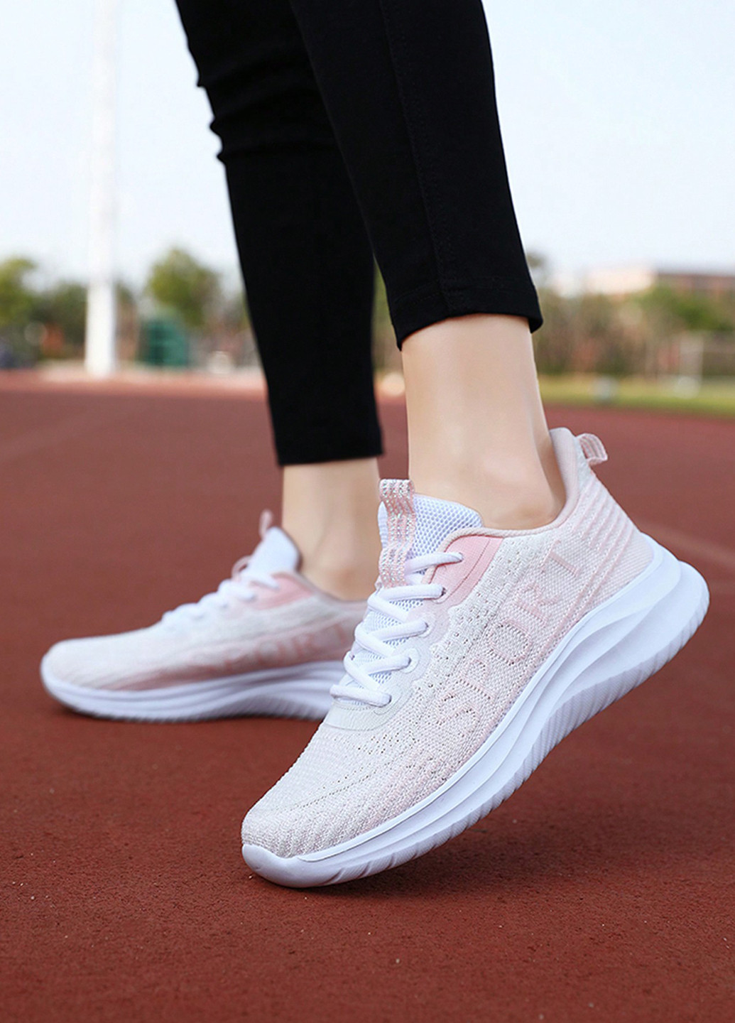 Светло-розовые демисезонные кроссовки SHEIN