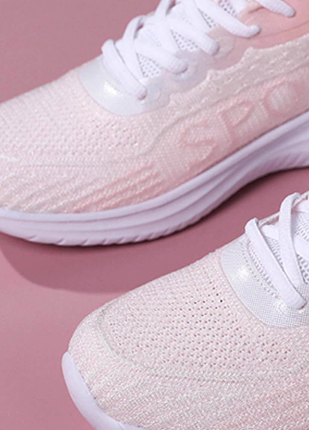 Светло-розовые демисезонные кроссовки SHEIN