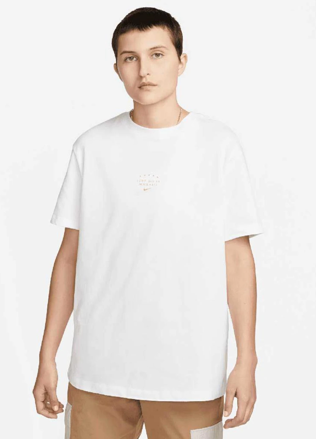 Футболка DX7940-100 Nike W Nsw Tee Ss Bf Sisterhood (318277836)