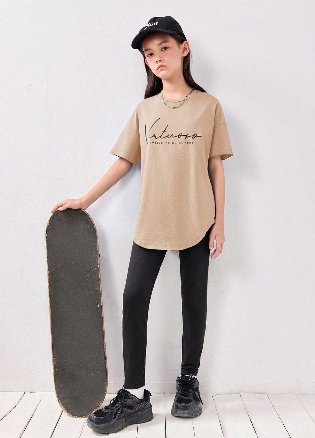 Бежевий демісезонний костюм (футболка, леггінси) брючний SHEIN