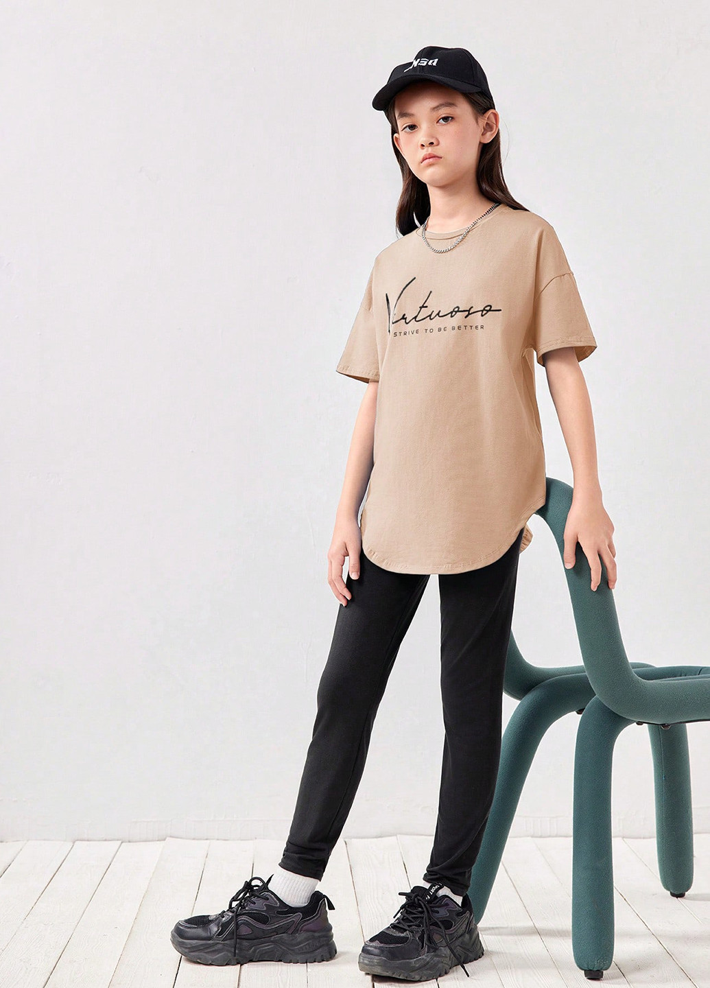 Бежевий демісезонний костюм (футболка, леггінси) брючний SHEIN