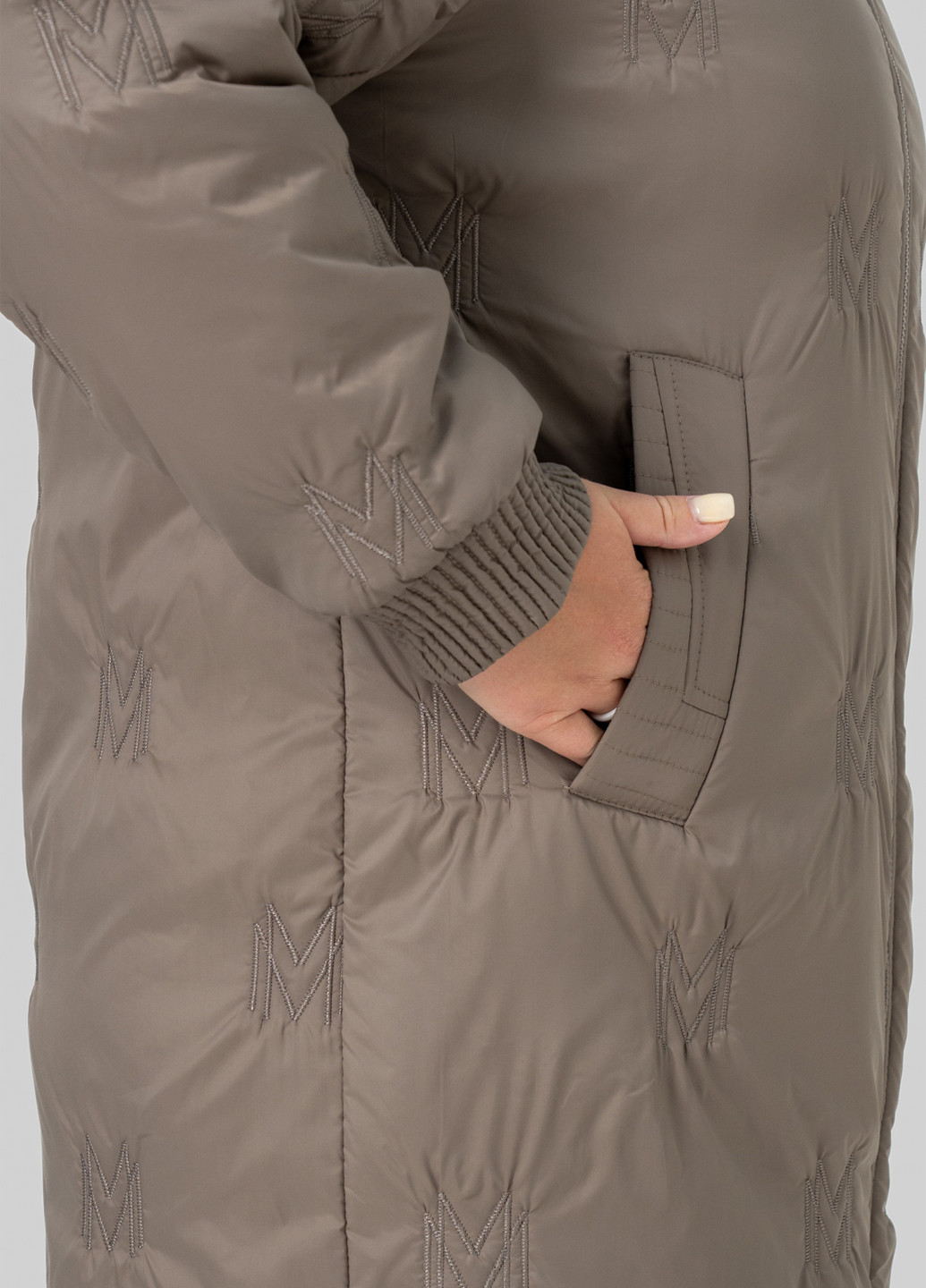 Бежева зимня куртка A'll Posa