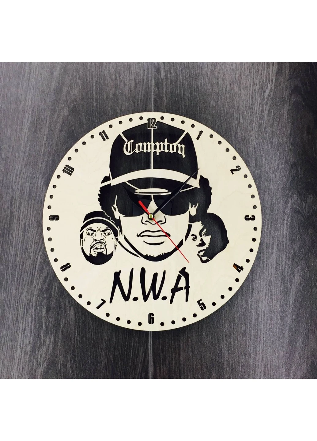Годинник настінний «N.W.A», дерев`ний циферблат 7Arts (253566431)