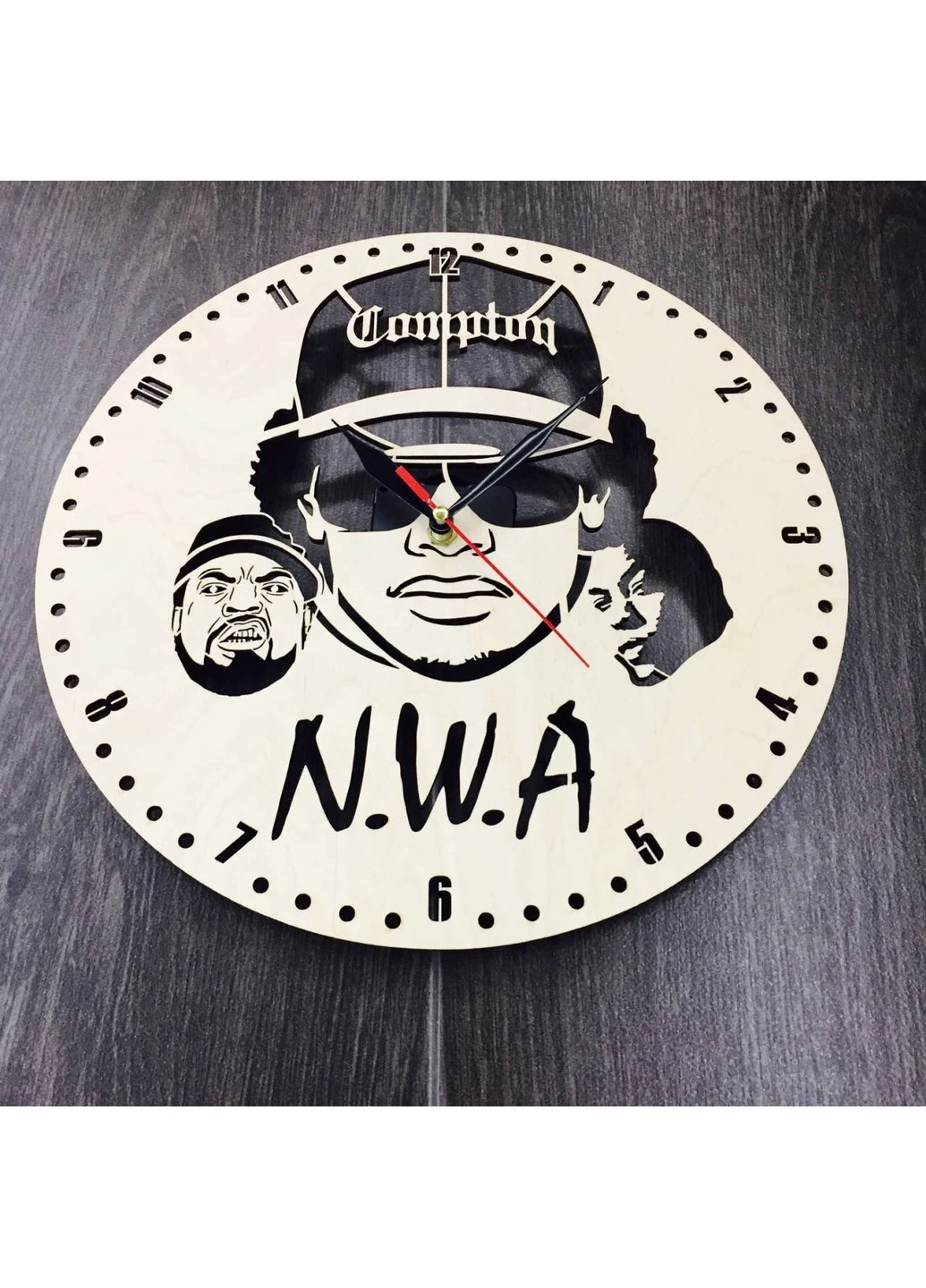 Годинник настінний «N.W.A», дерев`ний циферблат 7Arts (253566431)
