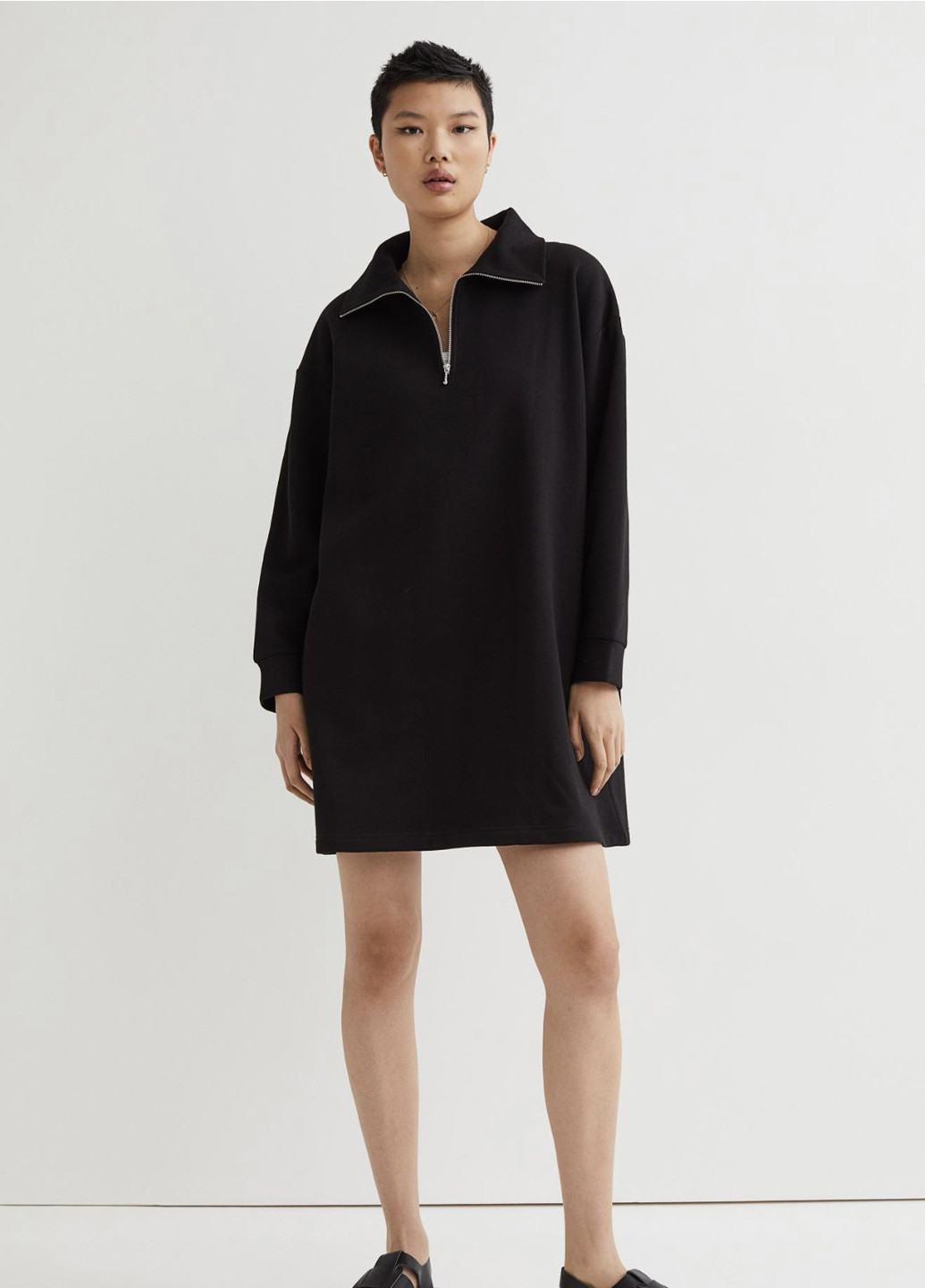 Черное кэжуал трикотажное платье на флисе платье-свитшот H&M однотонное