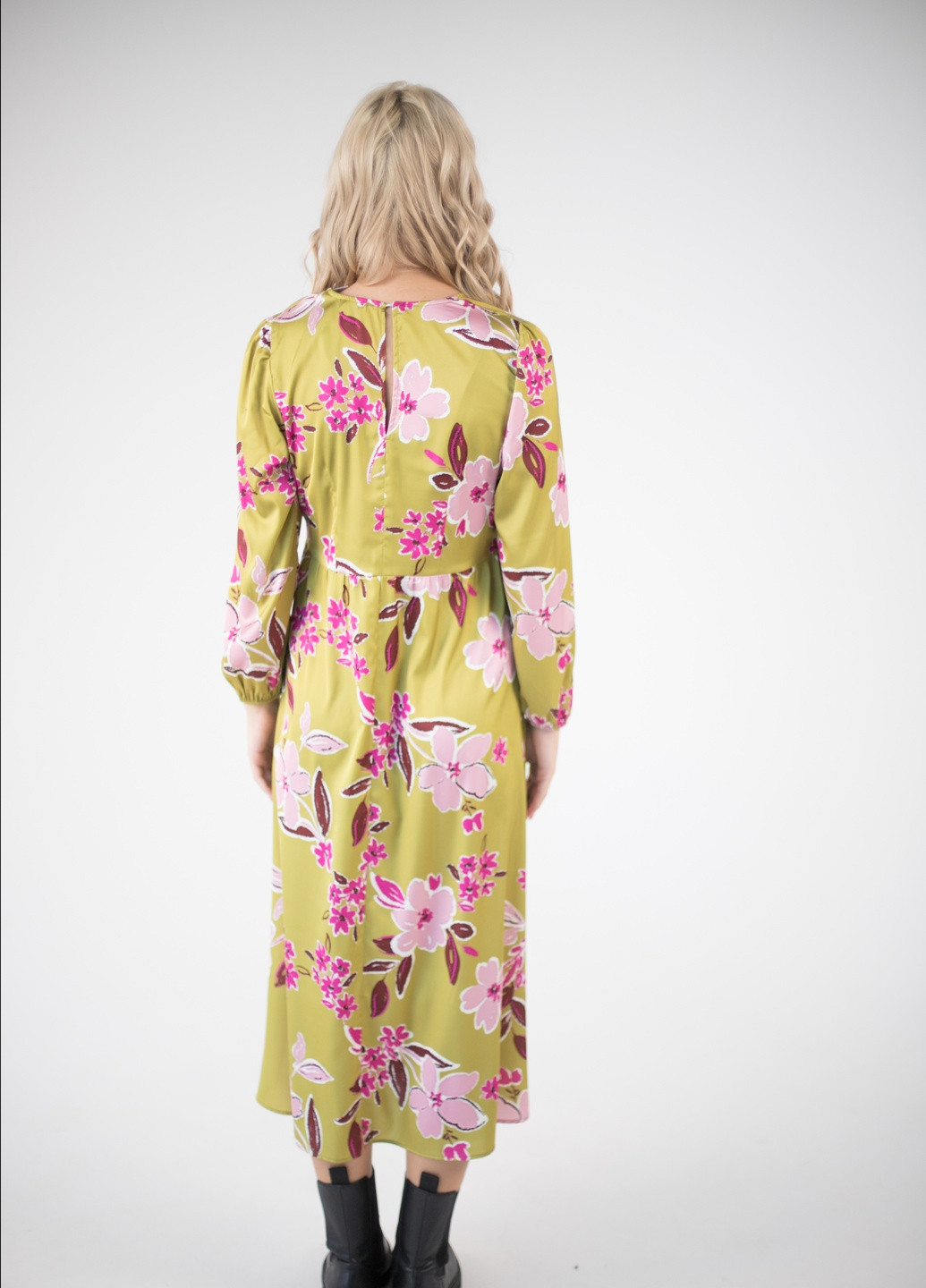 Оливковое кэжуал платье миди колокол BeART с цветочным принтом