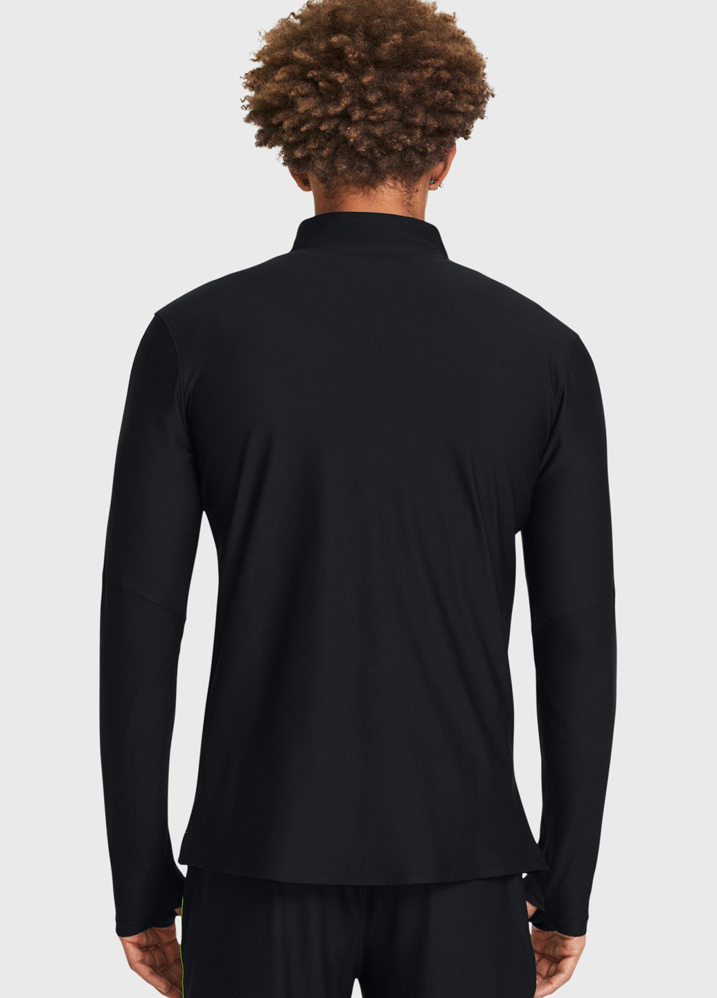 Черный демисезонный спортивный лонгслив Under Armour с логотипом