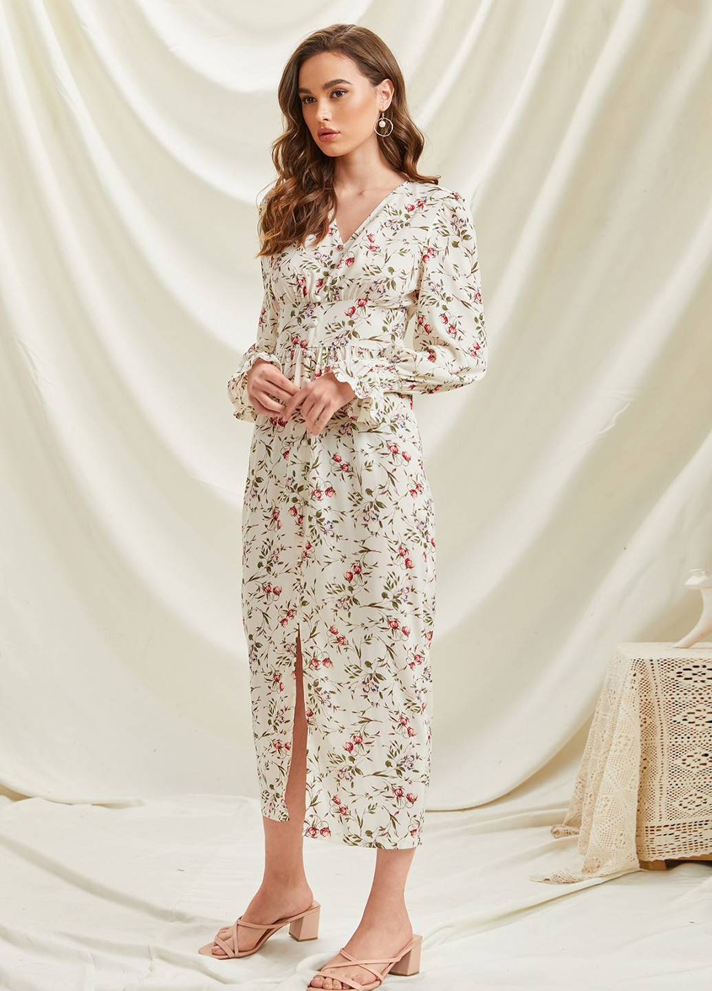 Светло-бежевое кэжуал, вечернее платье SHEIN с цветочным принтом