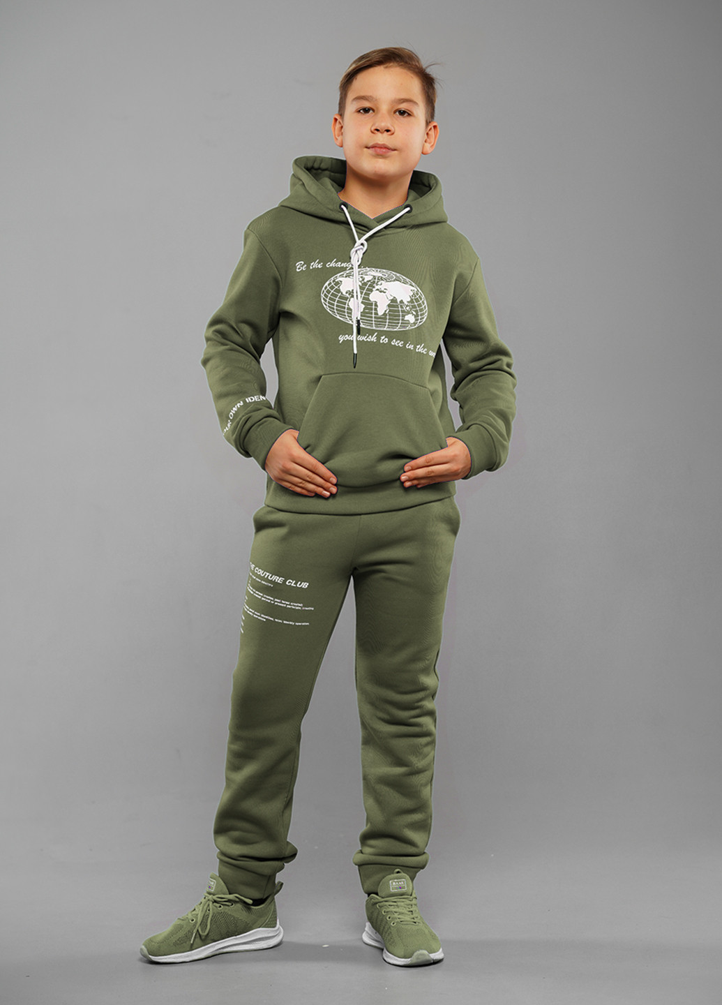 Оливковий (хакі) зимовий спортивний костюм з написами Sinthia Aris (256244560)