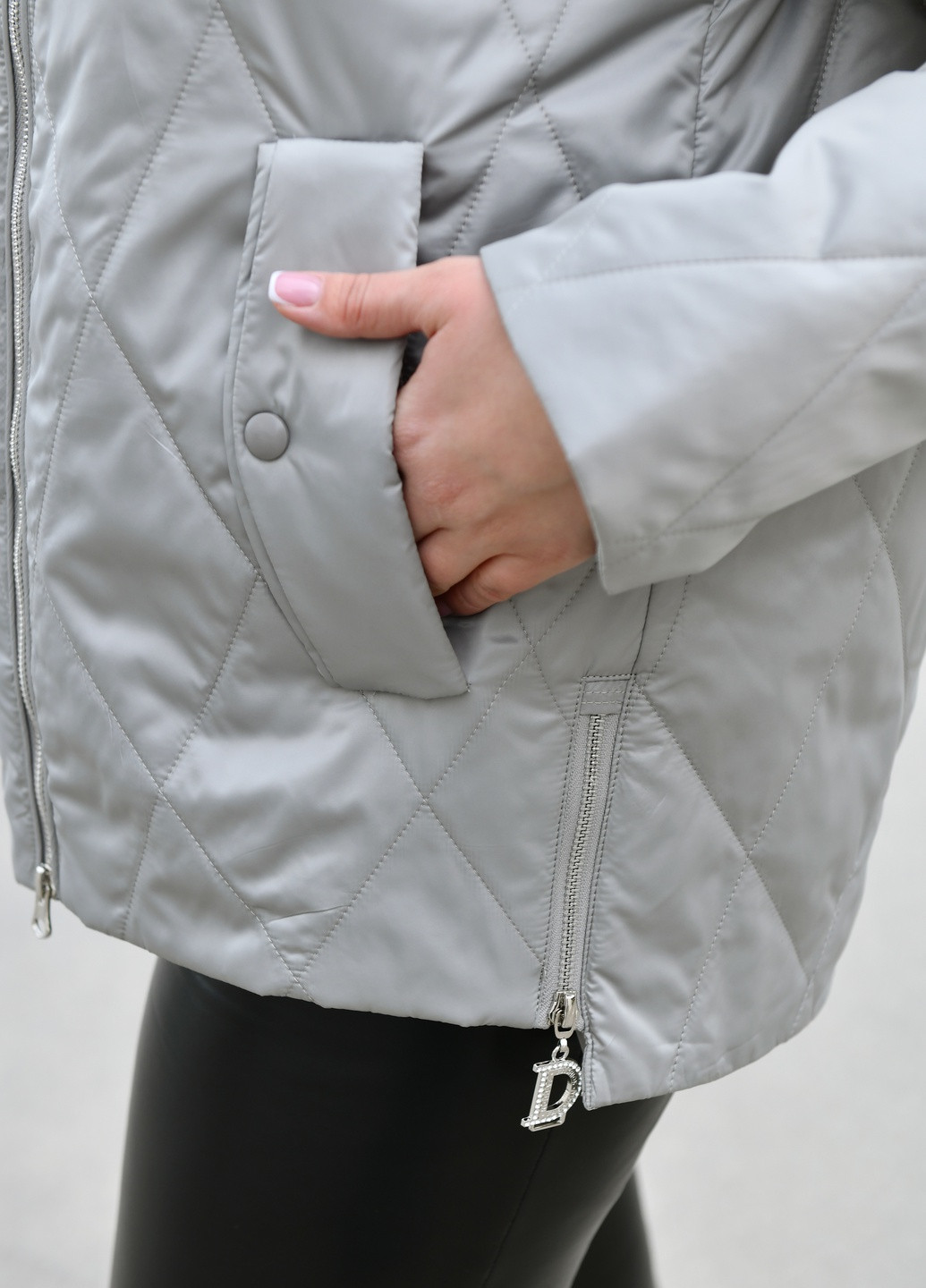 Серая демисезонная женская демисезонная куртка серая 10922 Visdeer