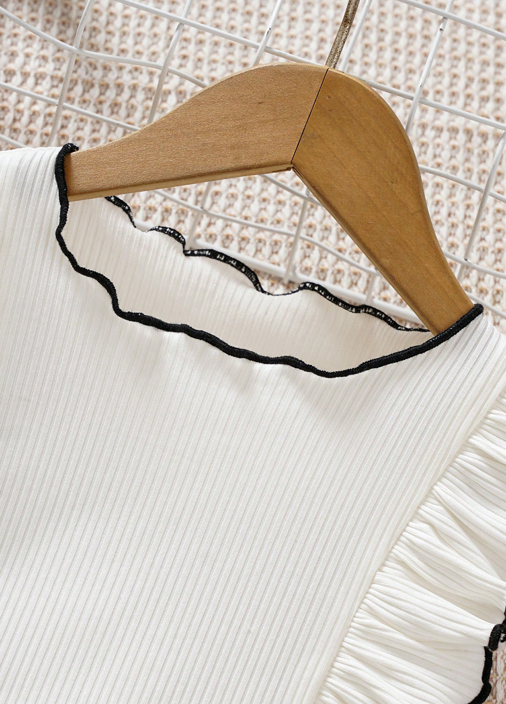 Черно-белый летний костюм (топ, шорты) SHEIN