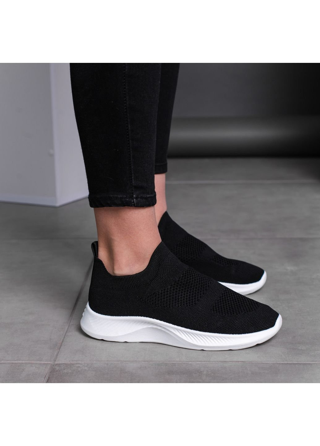 Черные демисезонные кроссовки женские sassy 3543 40 25,5 см черный Fashion