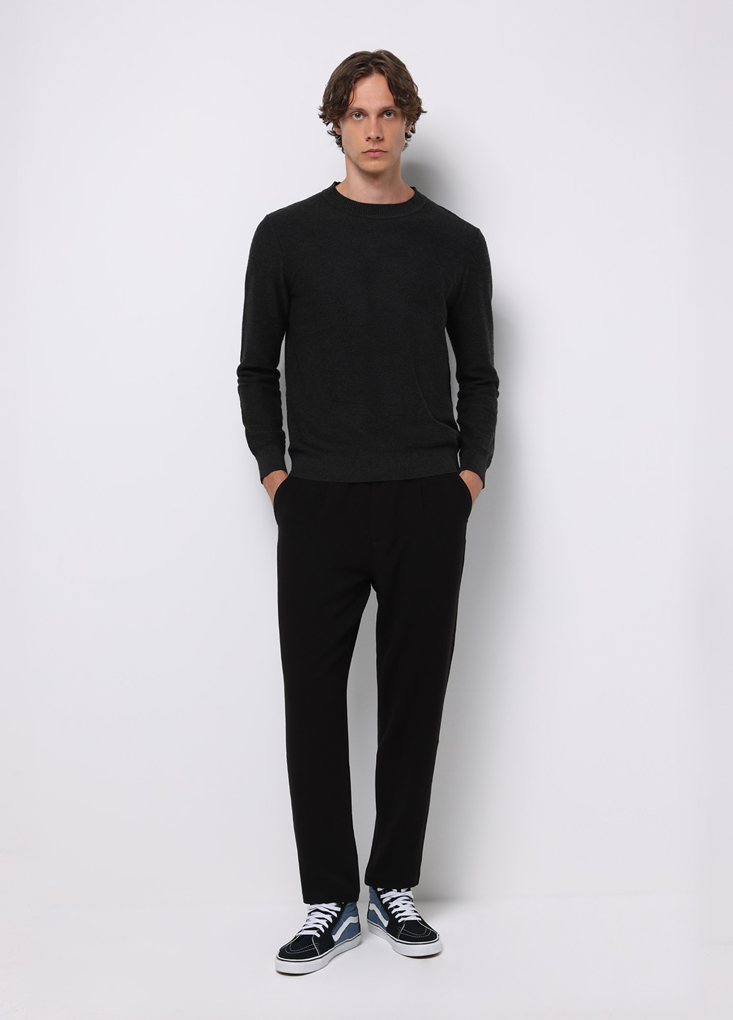 Черные спортивные, кэжуал демисезонные зауженные брюки Colin's