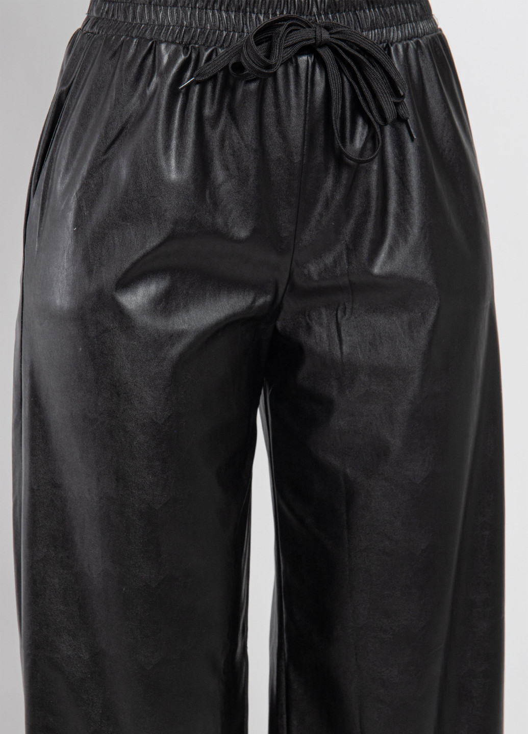 Черные кэжуал демисезонные брюки J.B4 (Just Before)