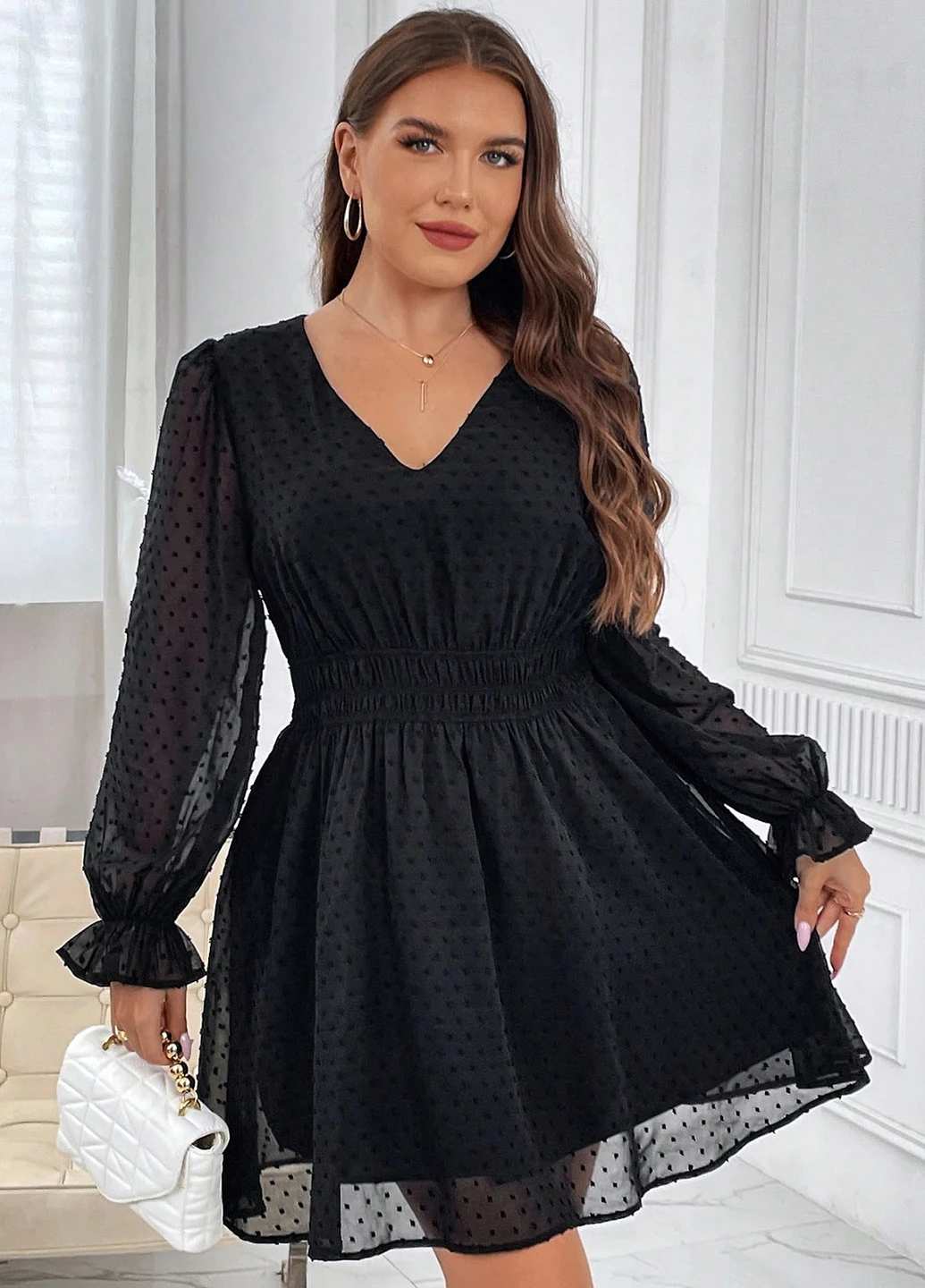 Черное коктейльное платье клеш SHEIN однотонное