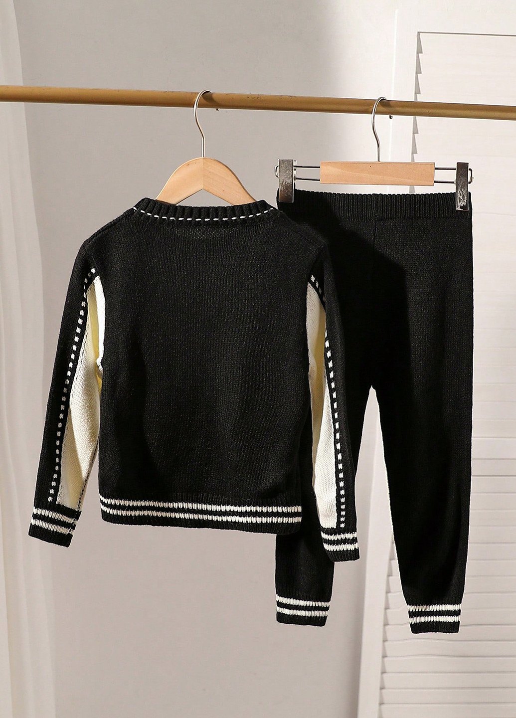 Чорний демісезонний костюм (джемпер, штани) брючний SHEIN